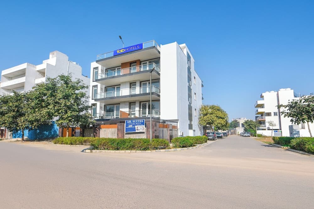 Fabhotel Ar Suites