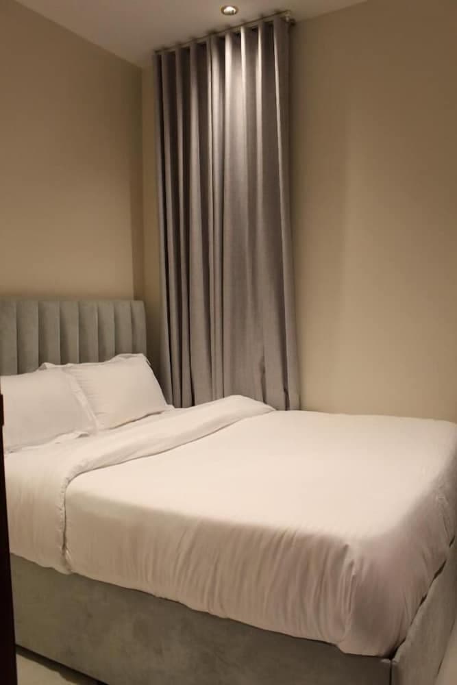 Elite One-Bedroom Apt AlRimal-4