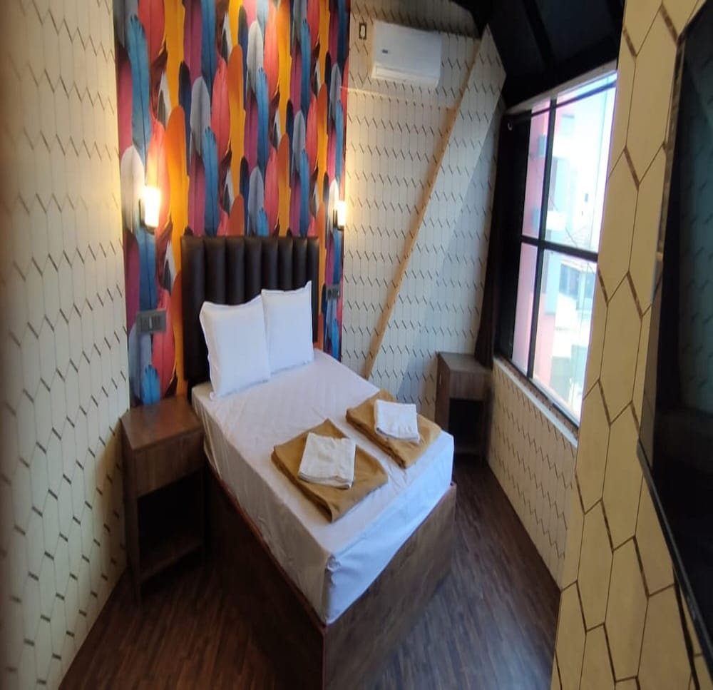 Apex Victor Guest House