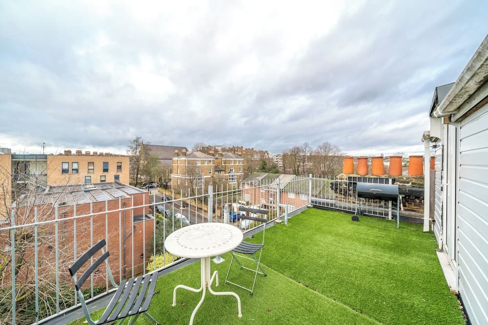 JOIVY Cosy maisonette near Abbey Road