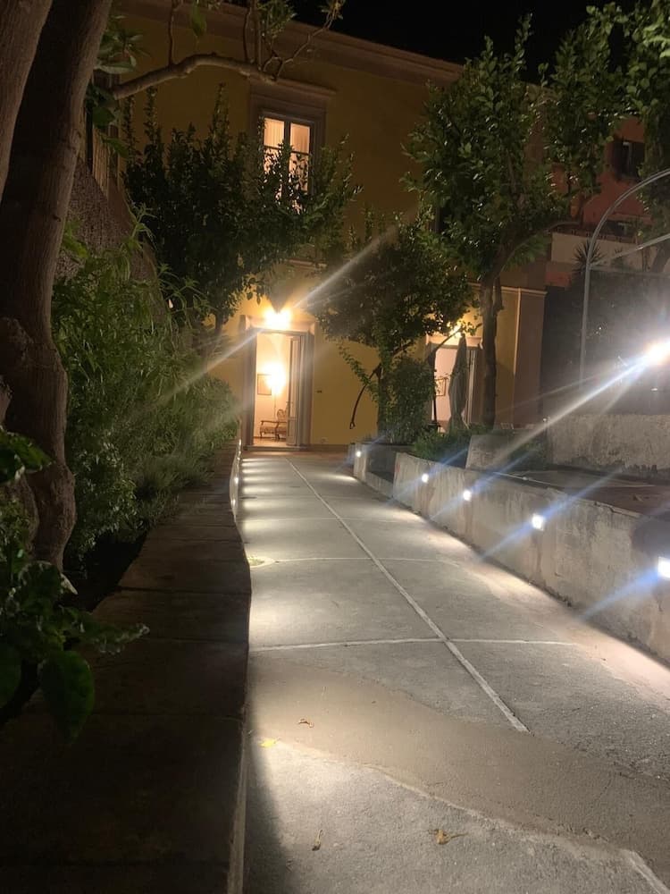 Konaklama yerinin ön cephesi