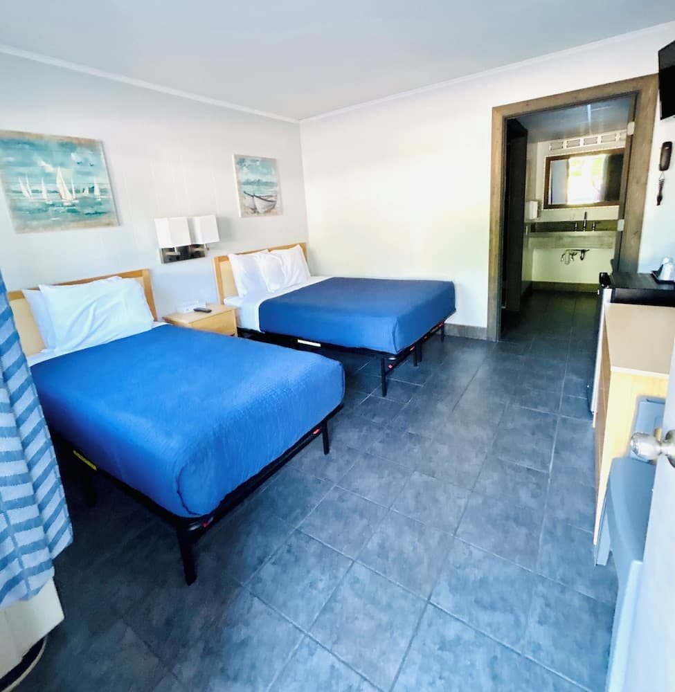 Silver Sands Hotel & Resort