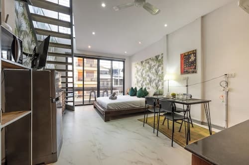 Lofty Comfort Stay-Relax by Soben Home