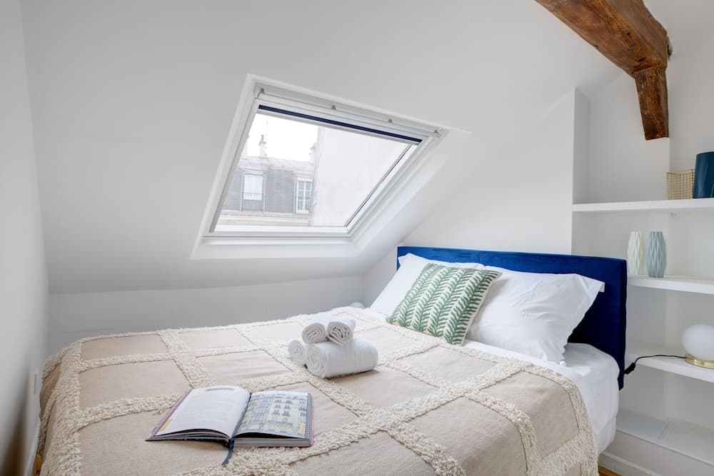 Cozy & Elegant Retreat Near Notre-Dame