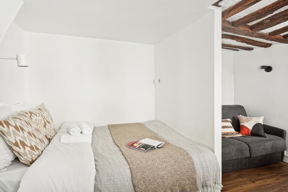 Cozy Getaway in Le Marais Heart of Paris