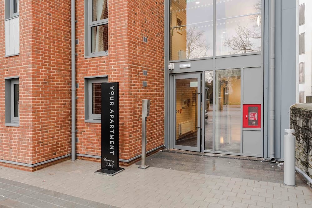 Waterside Living I Luxe Apartments