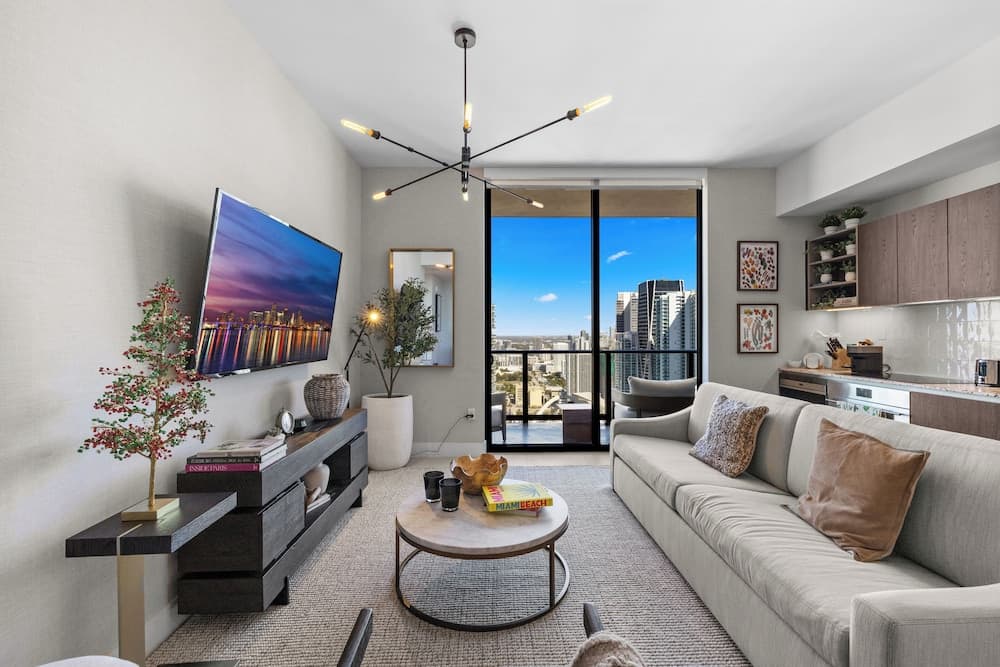 Luxury 49FL Condo with City Views