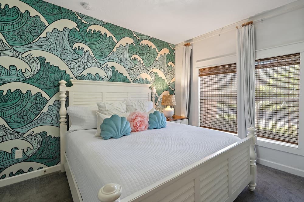 3067 Beach Palm Avenue