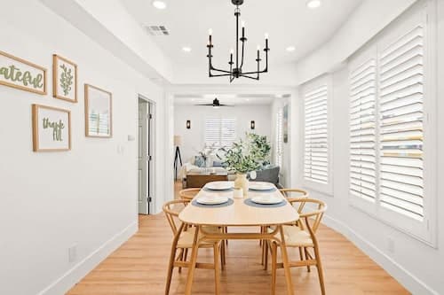 Cozy Retreat Near Downtown Perfect for Families