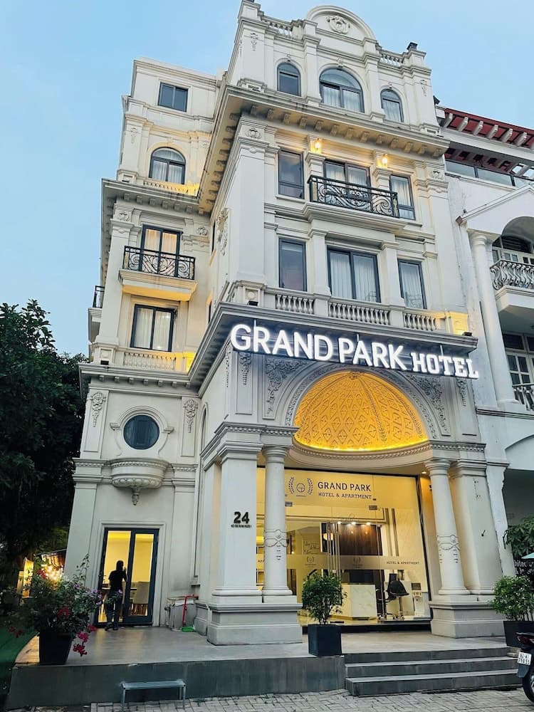 Grand Park Hotel & Apartment Phu My Hung
