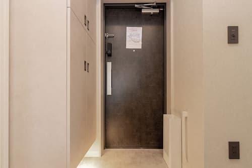 CREST TENMA - Self Check-In Only