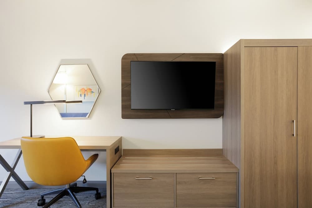 Holiday Inn Express And Suites Charlotte Airport Area by IHG