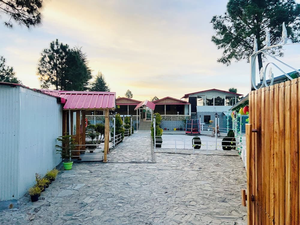 Konaklama yerinin ön cephesi