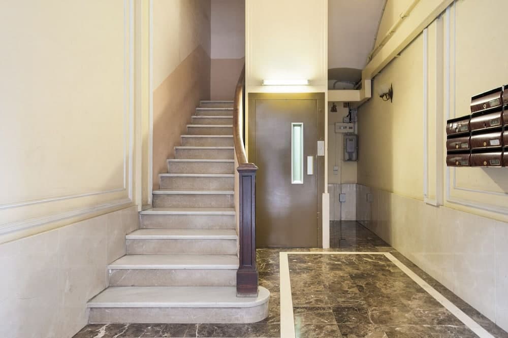 BeBarceloner Eixample Apartments