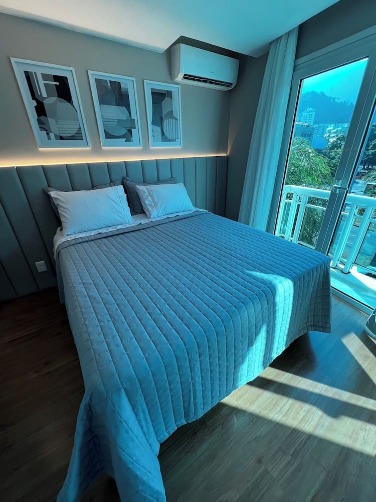 Duplex Leblon com Garagem Vista Cristo - 2 Quartos