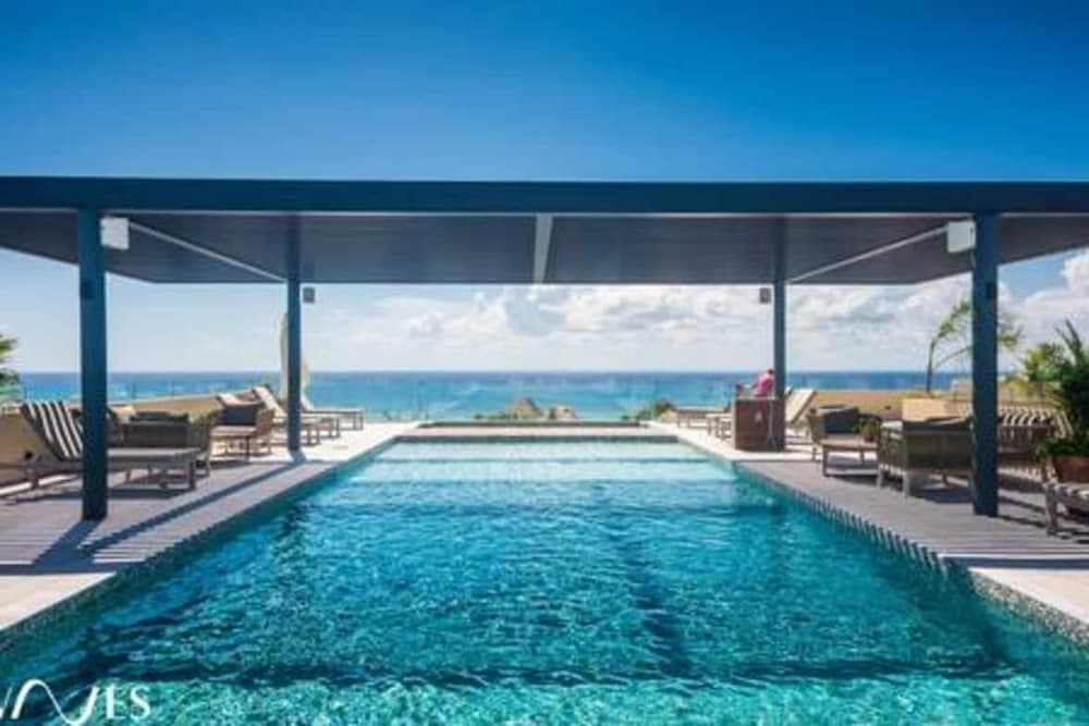 2 Br. With Rooftop Pool and Stunning Ocean View