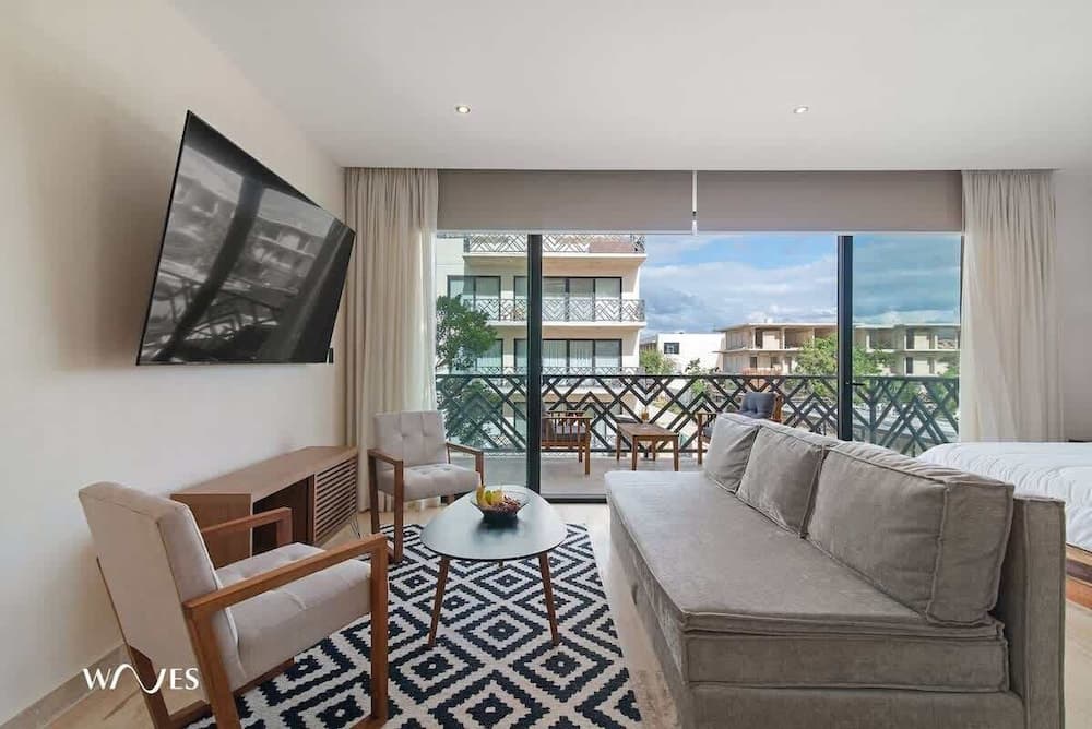 2 BR Apartment With Spacious Loft Close From Beach Zone