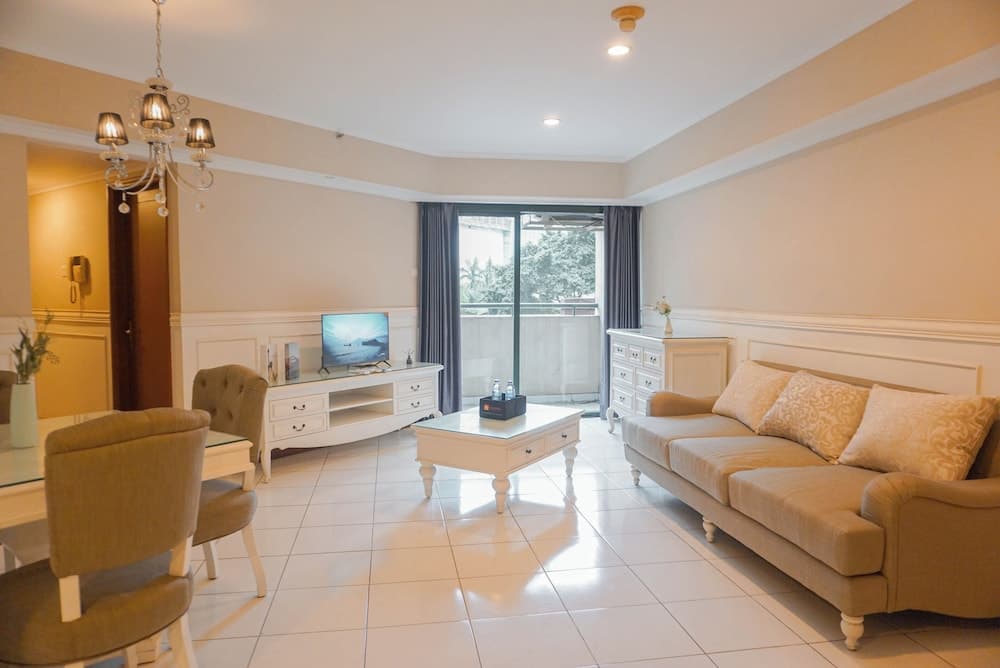 Spacious And Luxury 3Br At Sudirman Tower Condominium Apartment