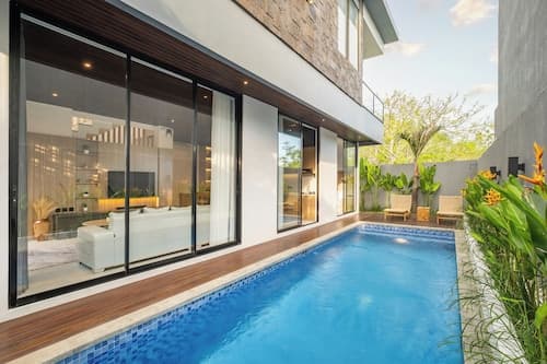 Tropical Bliss Villa 9E - 10min to Beach