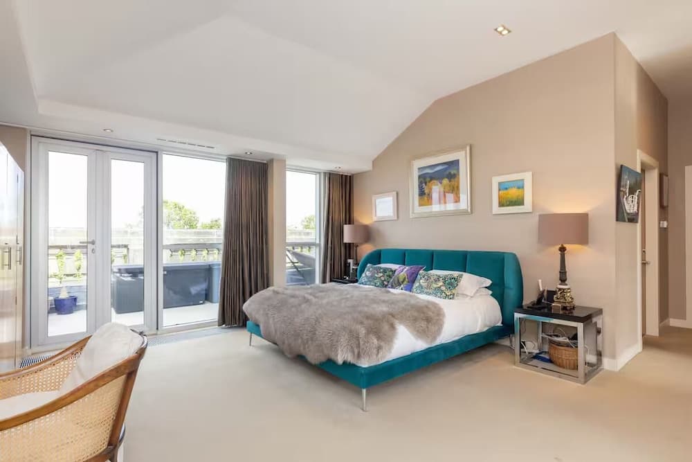 Beautiful penthouse w terrace