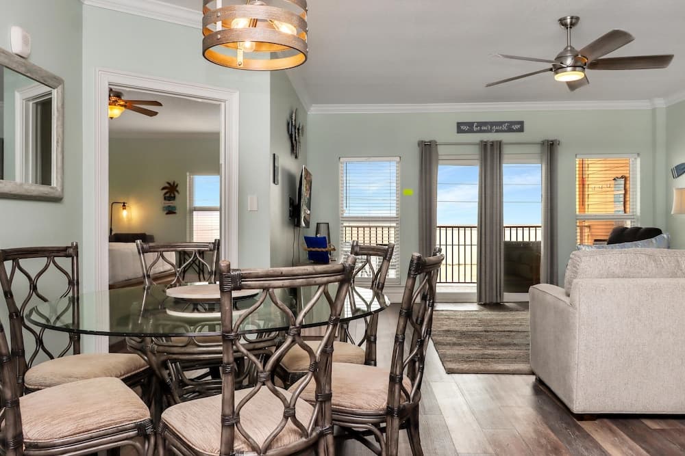 Paradise Shores 305