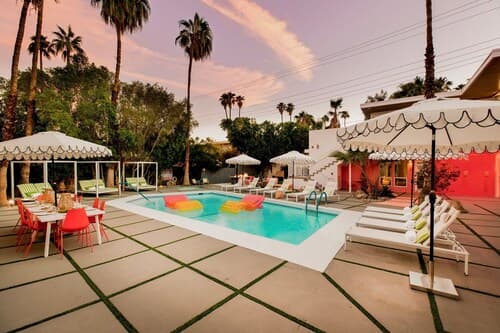 3 Private 1 Bedroom Units at The Wesley Sleeps 12