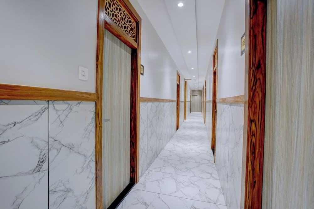 HOTEL ARTS INTERNATIONAL