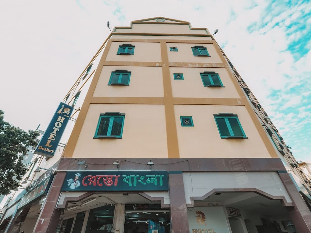 A Hotel Desker Stay from 10PM to 9AM