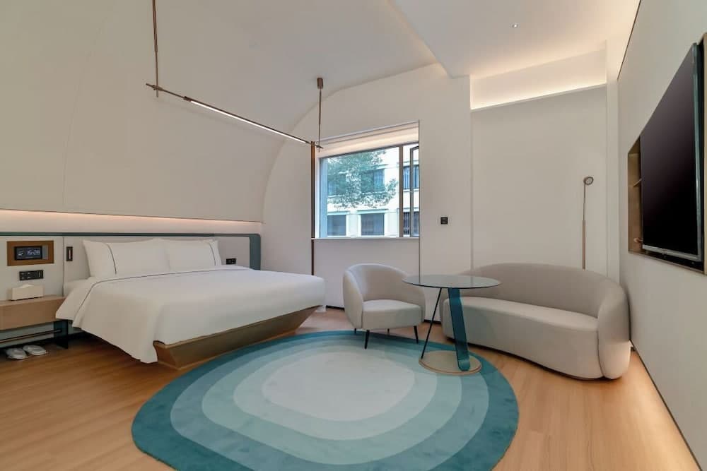 YEE HOTEL (free shuttle bus to Canton Fair Venue）