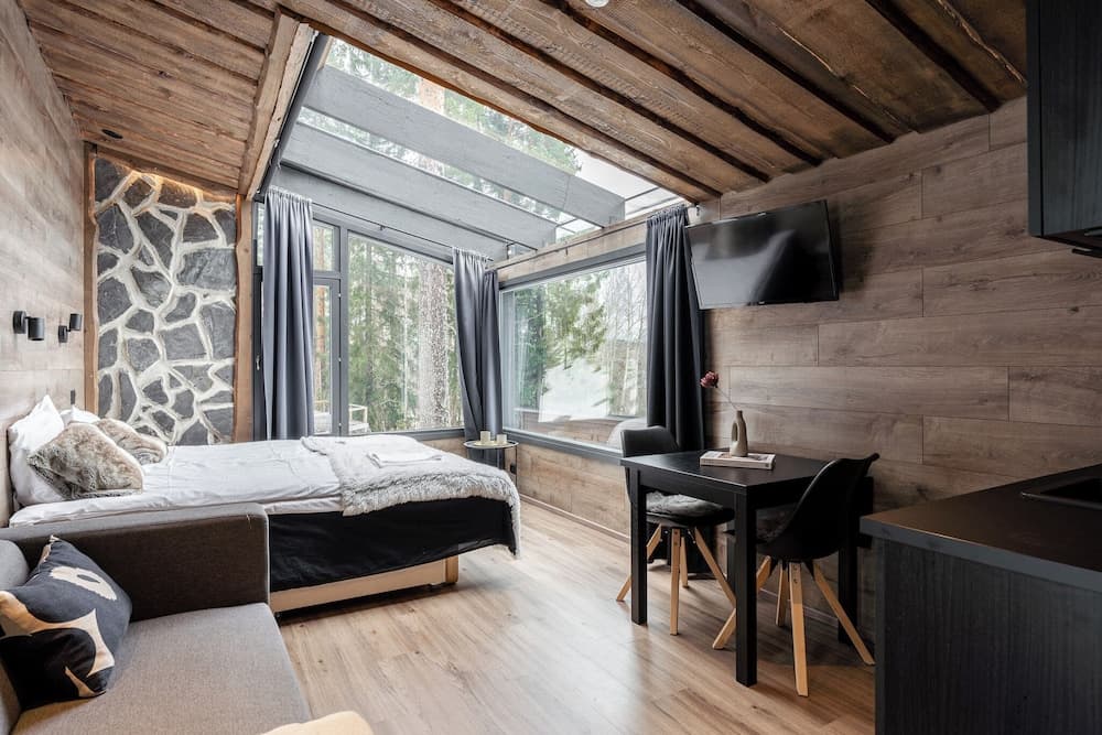 Private & Cozy Suite with lake views