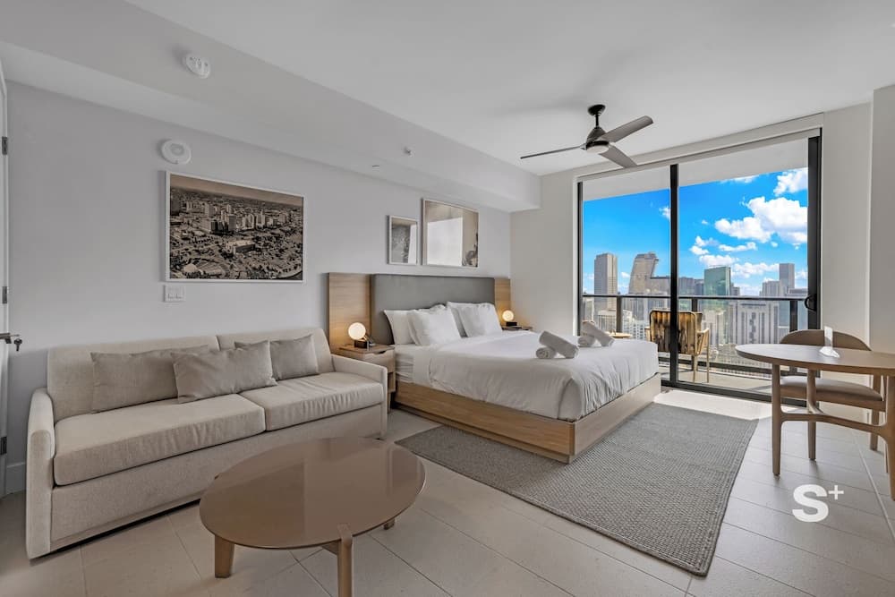 Sky High Stay Sleek Studio in Miami