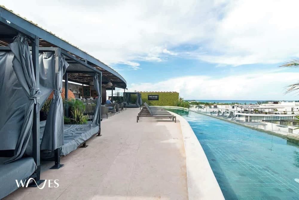 Luminous 1 Br. Steps Away From the Beach