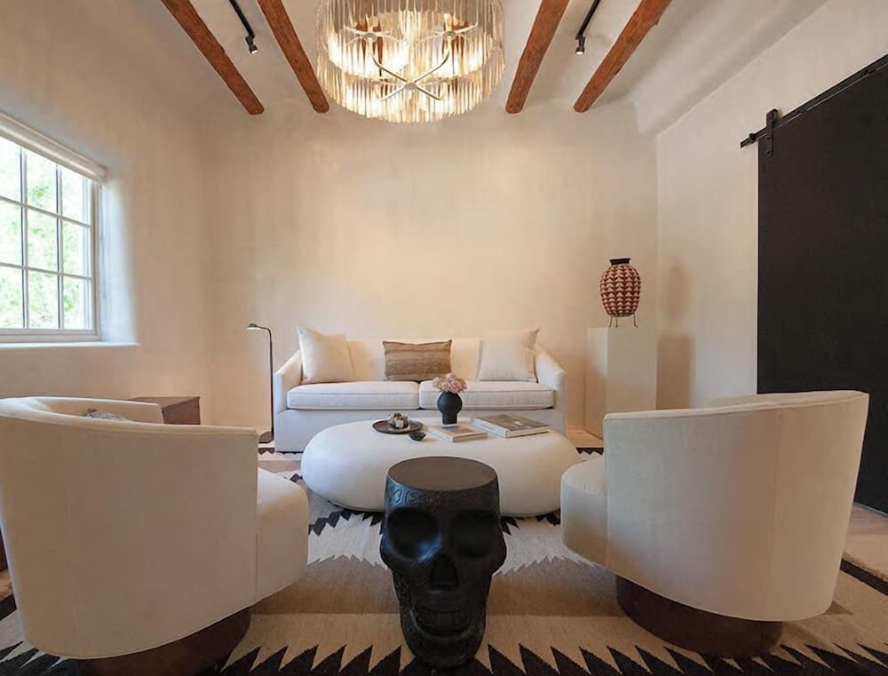 Palace Modern Residences at the Railyard