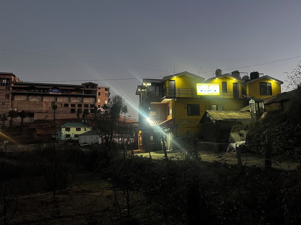 Konaklama yerinin ön cephesi