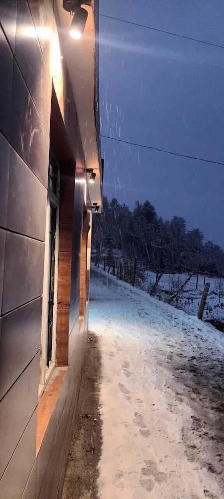 Konaklama yerinin ön cephesi