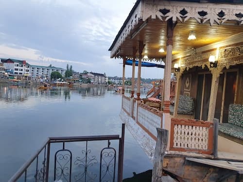 THE ESSSE HOTEL