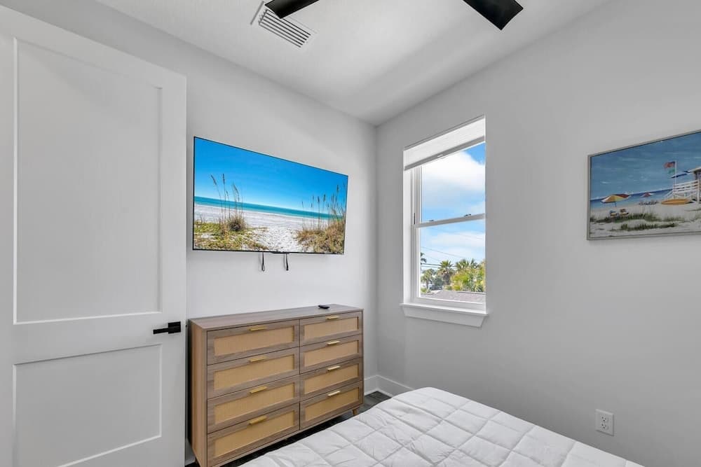 Golden Seashell West