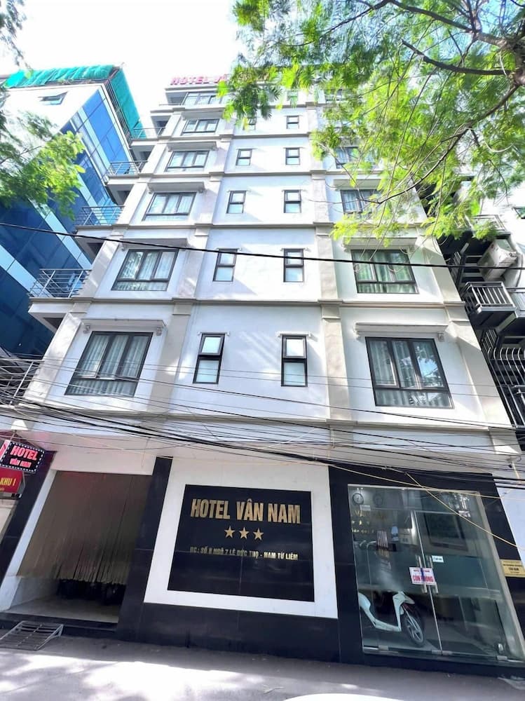 Van Nam Hotel by OnHotelRooms