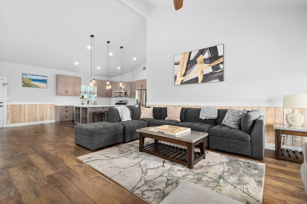 Huge Vacation Home! Community Boardwalk to the Beach