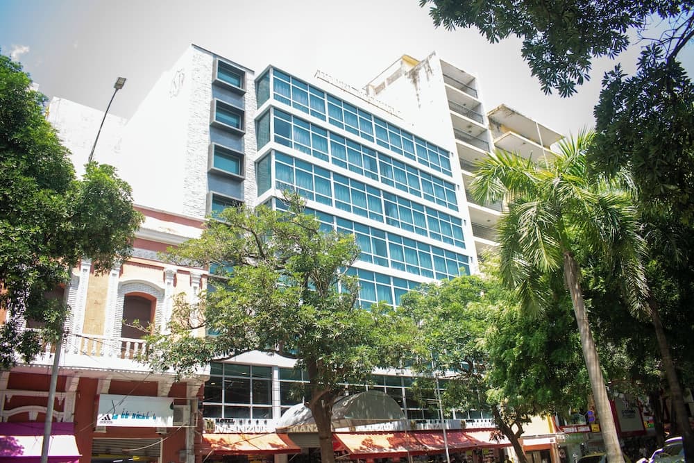 HOTEL MANZUR