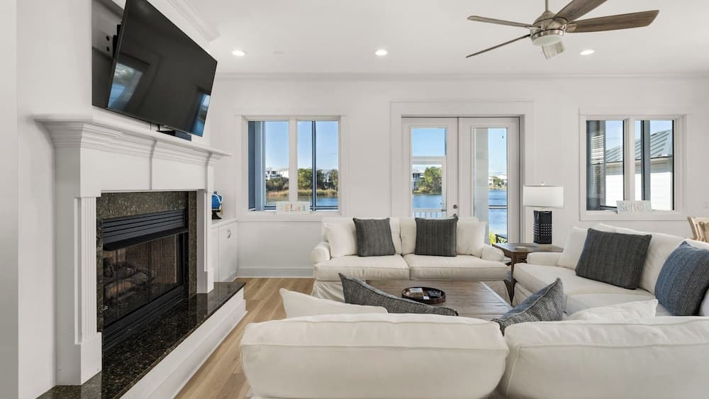 Lakefront Haven in Carillon Beach