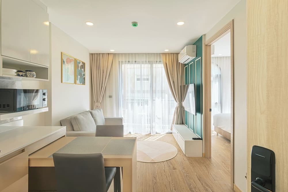 One bedroom Palmetto Condo Karon A 312