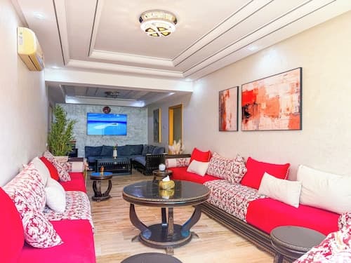 Luxor Home - Spacious & proximity to CFC