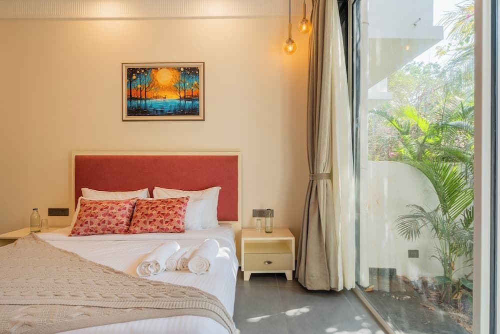 Luxe 4 BHK Villa Near Popular Beaches with Private Pool