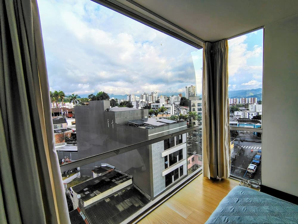 Konaklama yerinden şehir manzarası