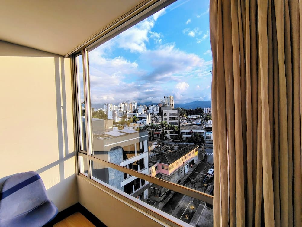 Konaklama yerinden şehir manzarası