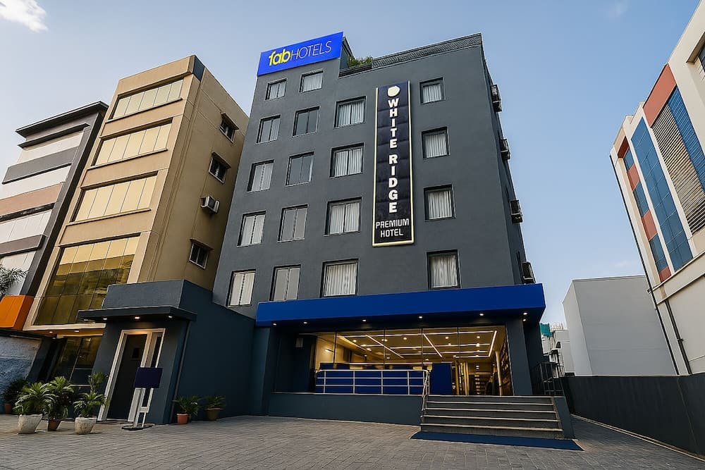 Fabhotel White Ridge