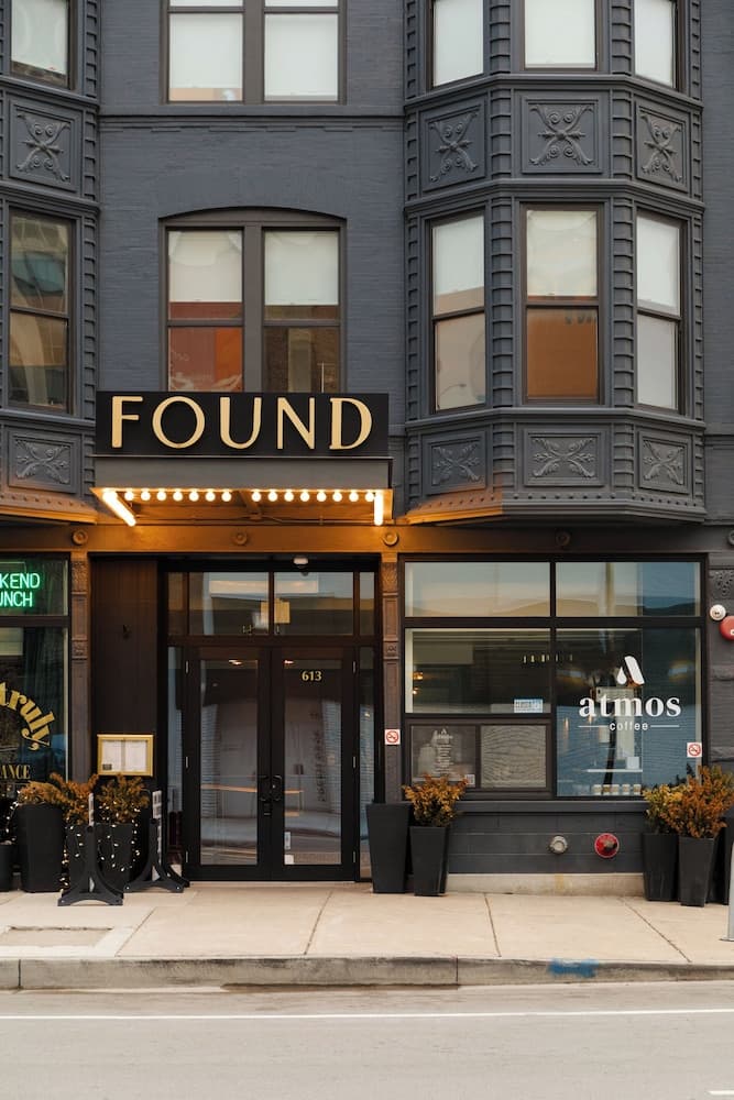 FOUND Hotel Chicago River North