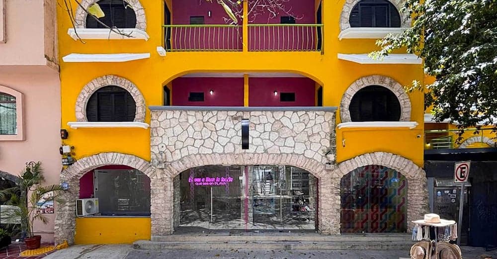 Konaklama yerinin ön cephesi