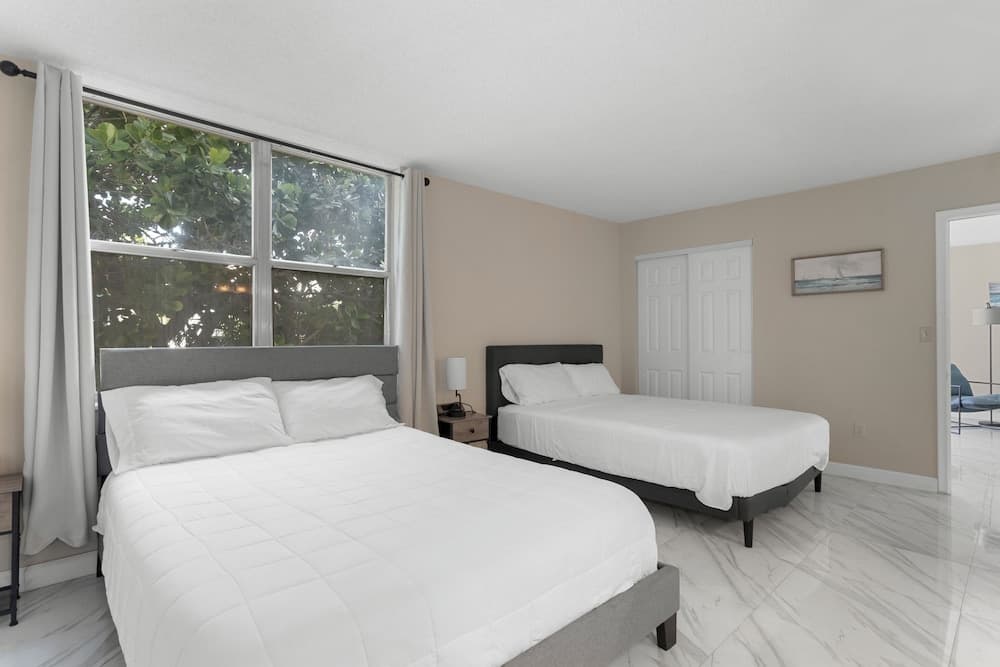 Bay Harbor Sunset Apt 2A